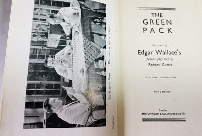 The Green Pack. The Novel of Edgar Wallace's Famous Play told by Robert Curtis. [From the film] - Image 2