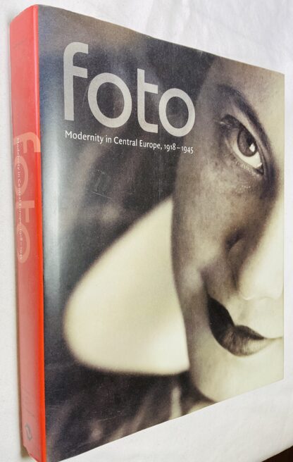 Foto : Modernity in Central Europe 1918 To 1945