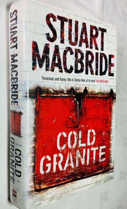 Cold Granite [Logan McRae series No.1]
