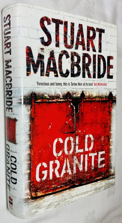 Cold Granite [Logan McRae series No.1]