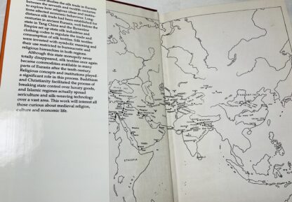 Silk and Religion : An Exploration of Material Life and the Thought of People, AD 600 - 1200 - Image 2