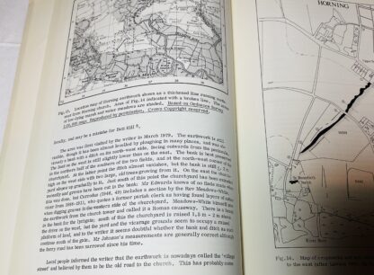 East Anglian Archaeology Report No. 14: Norfolk. Trowse, Horning, Deserted Medieval Villages, Kings Lynn. - Image 3