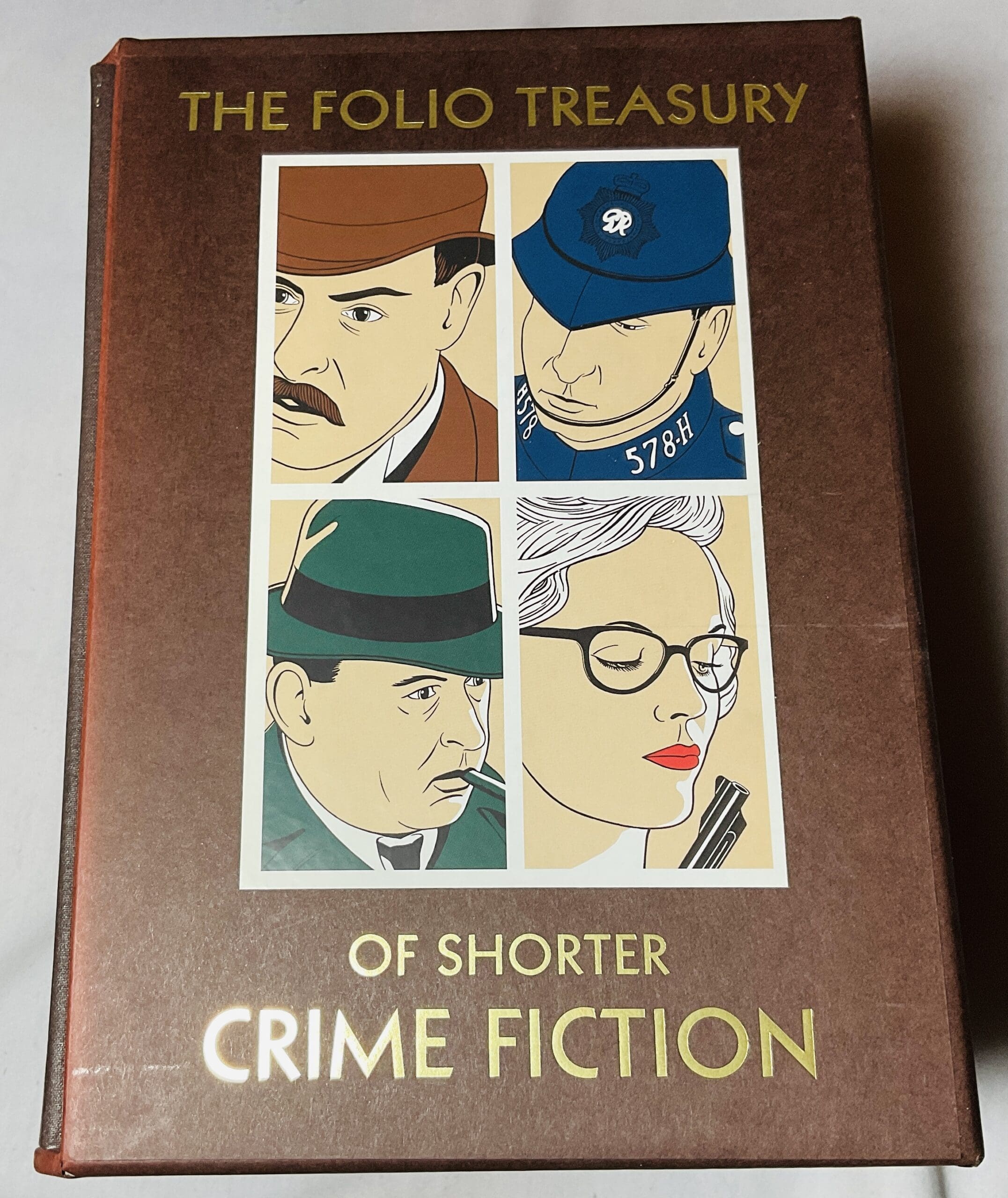 The Folio Treasury of Shorter Crime Fiction: Early Escapades, Superior Sleuths, Police Procedures & Murderous Minds [4 Volume Set in slipcase) - Image 2