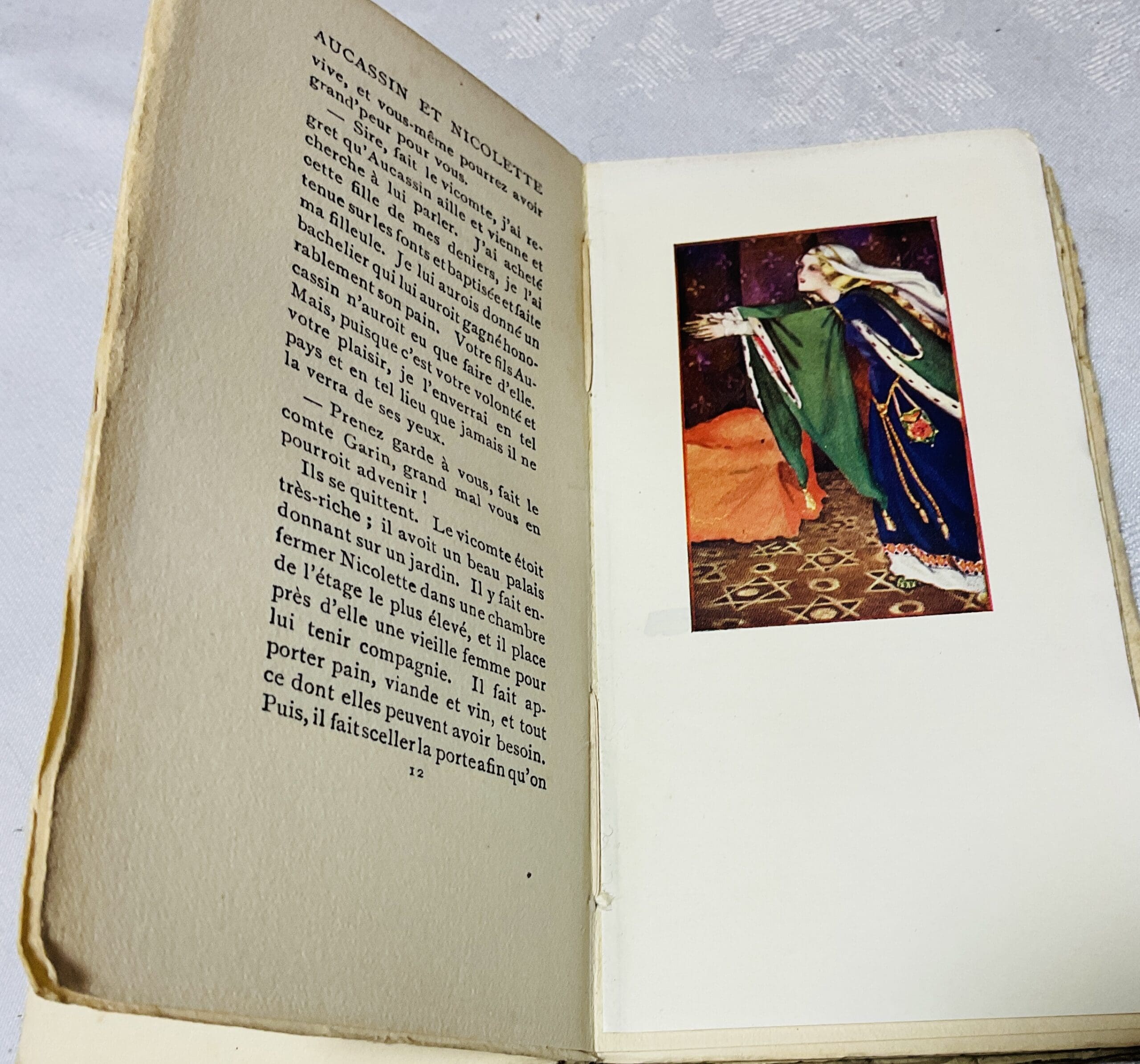 Card covers with card wrapper, stiched through spine with folded flaps. 65pp plus ads. French language text, page edges rough cut, some foxing through out. - Image 2