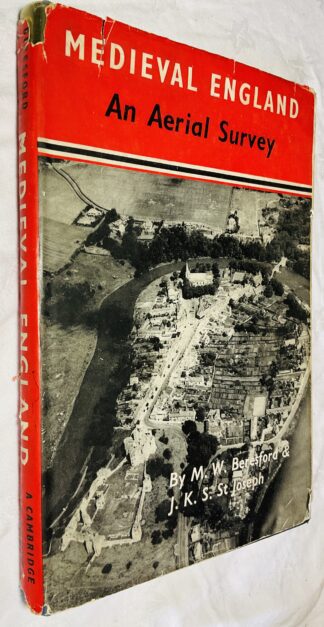 Medieval England: An Aerial Survey [Cambridge Air Surveys]